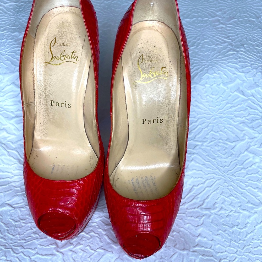 Christian Louboutin Red Snakeskin Daffodile Platform Pumps Size 7 w/dust bag